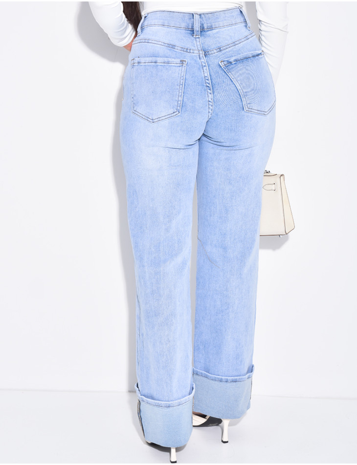 Jeans coupe droite stretchy à revers aux chevilles