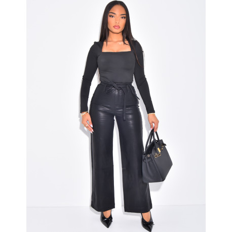 Gerade geschnittene Hose in Lederoptik mit Kordelzug