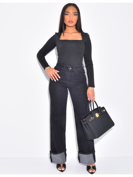 Jeans coupe droite stretchy à revers aux chevilles