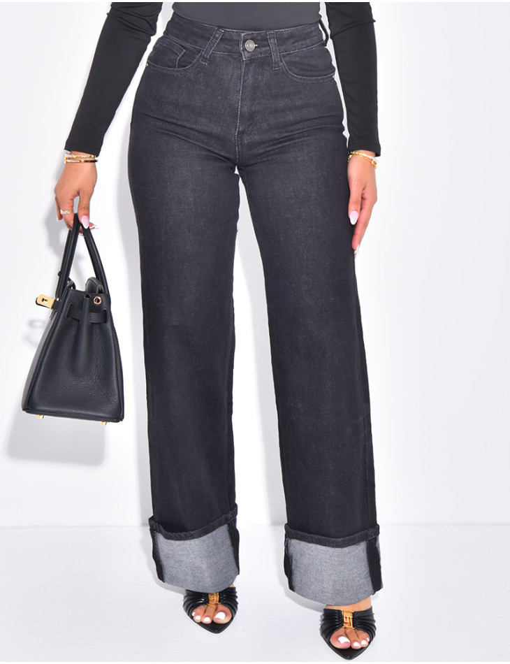 Jeans coupe droite stretchy à revers aux chevilles