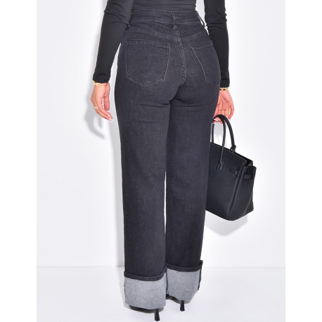 Jeans coupe droite stretchy à revers aux chevilles
