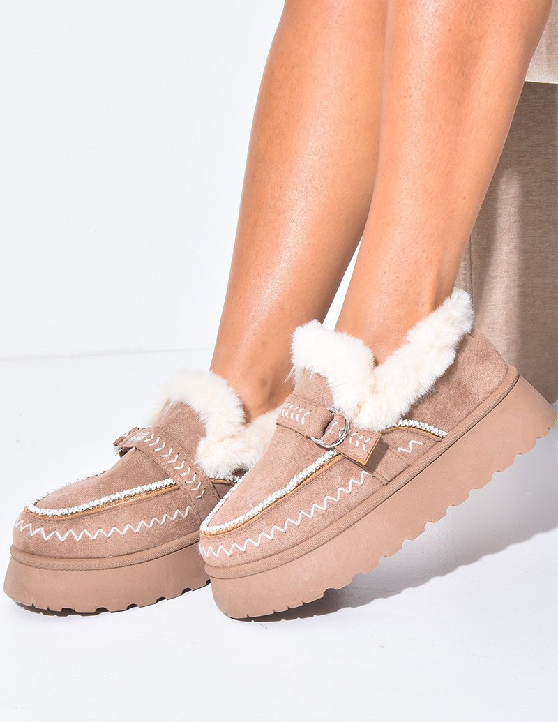 Slipper aus Wildlederimitat...