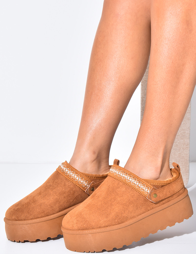 Slipper aus Wildlederimitat...