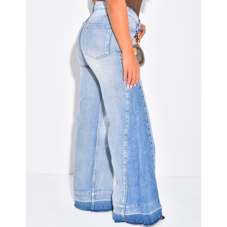 Jeans coupe large délavé à empiècements en jeans contrastants