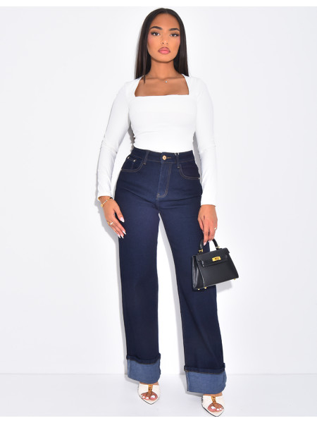 Gerade geschnittene Stretchjeans mit Umschlag am Knöchel