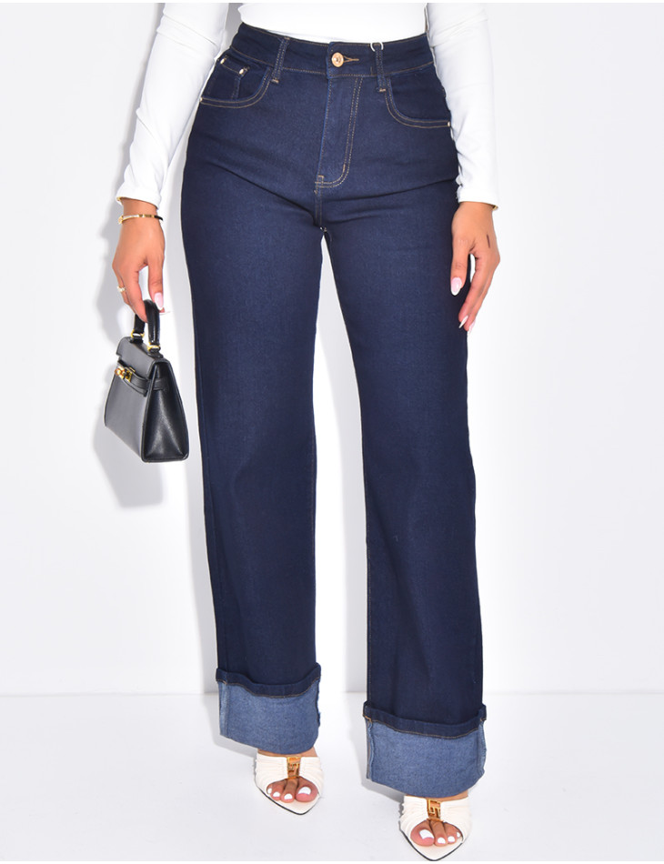 Gerade geschnittene Stretchjeans mit Umschlag am Knöchel