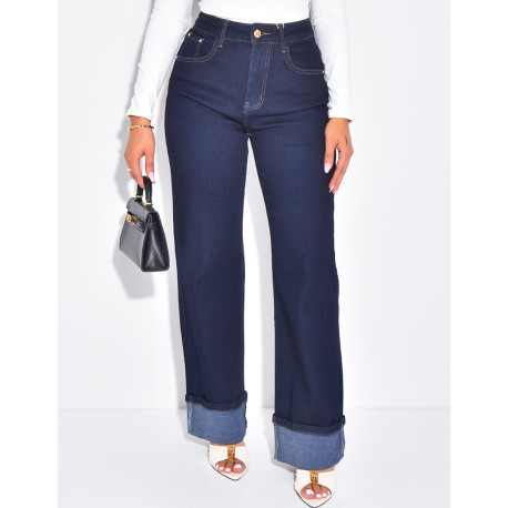 Gerade geschnittene Stretchjeans mit Umschlag am Knöchel