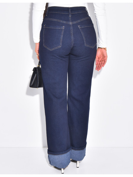 Gerade geschnittene Stretchjeans mit Umschlag am Knöchel