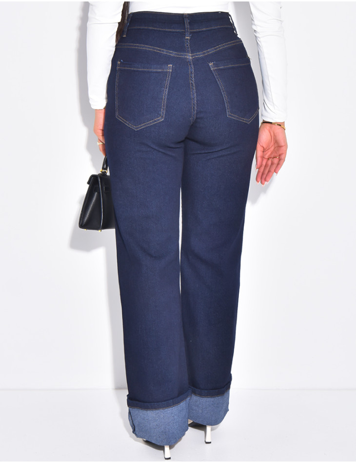 Gerade geschnittene Stretchjeans mit Umschlag am Knöchel