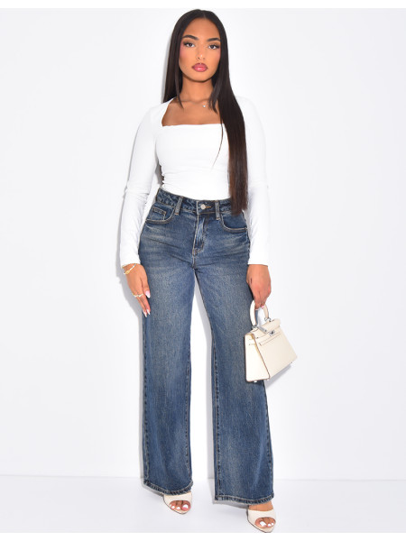 High-waisted straight-leg jeans with vintage wash