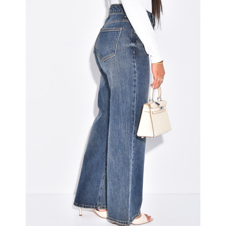 High-waisted straight-leg jeans with vintage wash