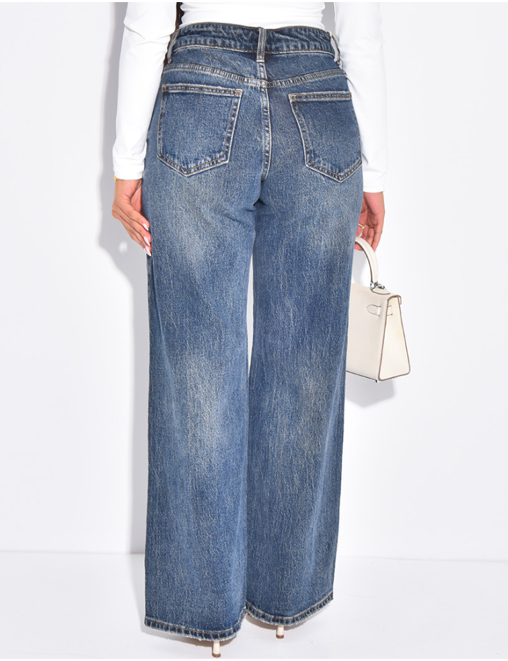 High-waisted straight-leg jeans with vintage wash