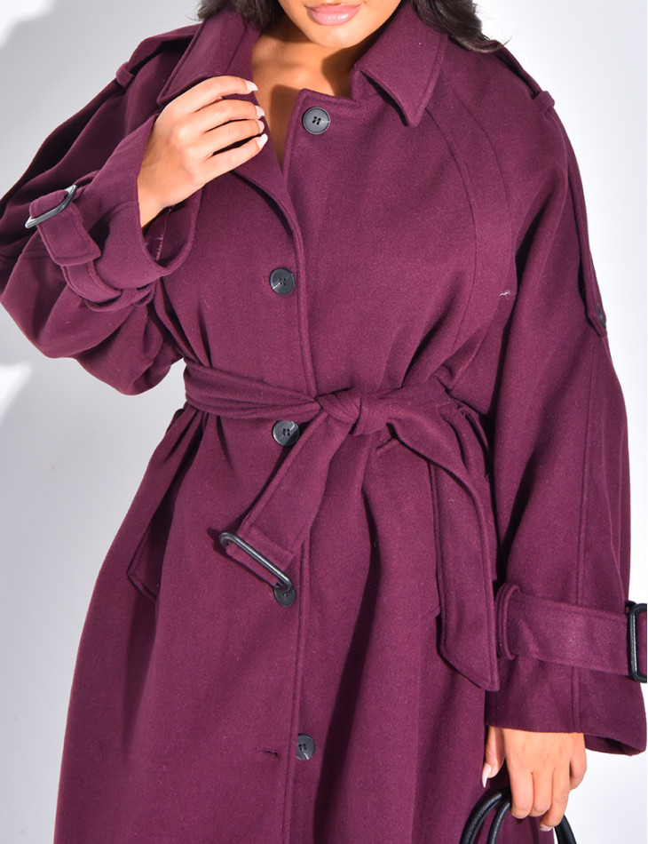 Langer Trenchcoat aus Filz mit Gürtel in der Taille