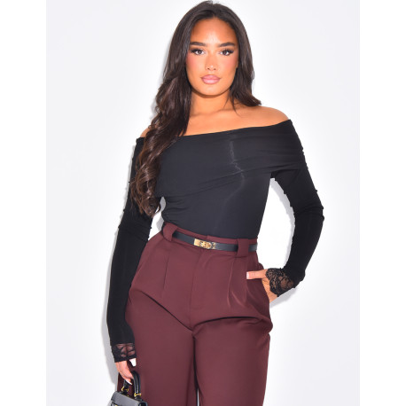 Long-sleeved boat neck top with lace cuffs