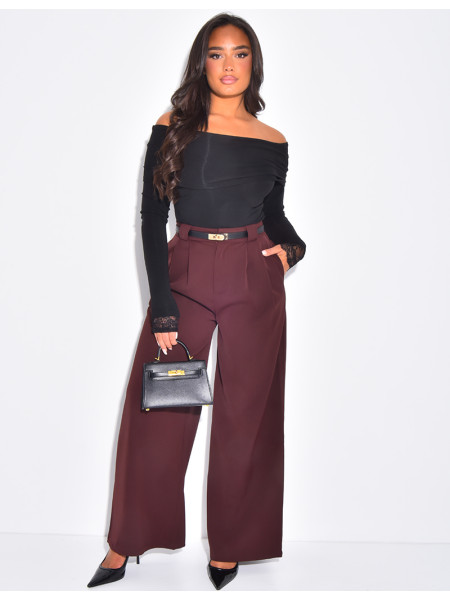 Long-sleeved boat neck top with lace cuffs