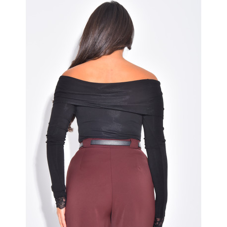 Long-sleeved boat neck top with lace cuffs