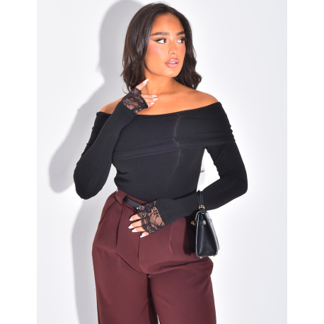 Long-sleeved boat neck top with lace cuffs