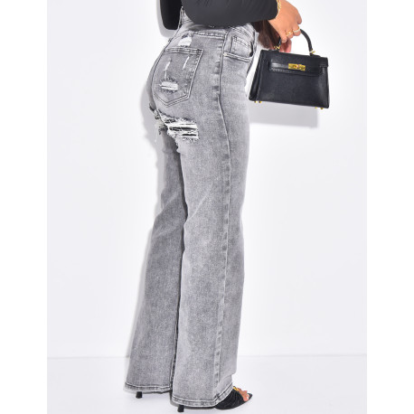 Gerade geschnittene Stretchjeans mit Destroyed-Effekt auf der Rückseite