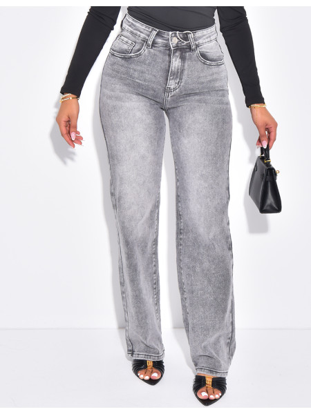 Gerade geschnittene Stretchjeans mit Destroyed-Effekt auf der Rückseite