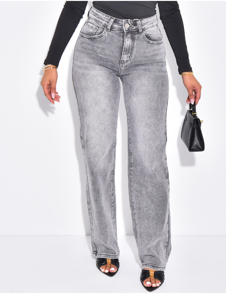 Gerade geschnittene Stretchjeans mit Destroyed-Effekt auf der Rückseite