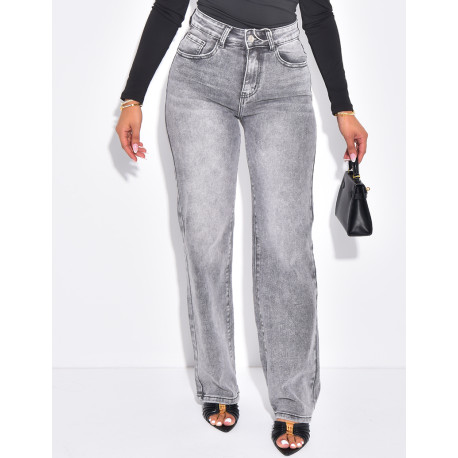 Gerade geschnittene Stretchjeans mit Destroyed-Effekt auf der Rückseite