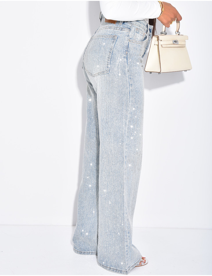 Straight-leg jeans with sparkling rhinestones