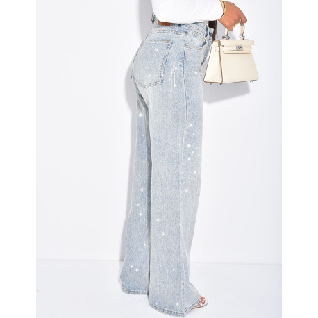 Straight-leg jeans with sparkling rhinestones