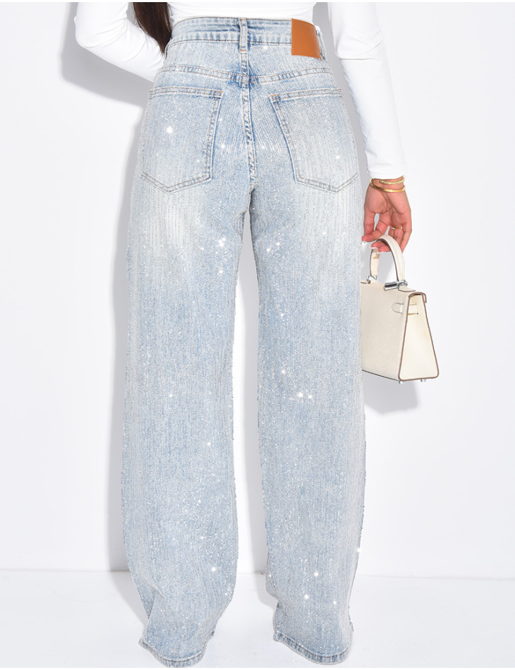 Straight-leg jeans with sparkling rhinestones