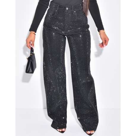 Gerade geschnittene Jeans mit funkelnden Strasssteinen