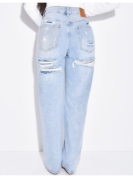 Jeans coupe droite stretchy effet destroy  & strass sur l'arrière