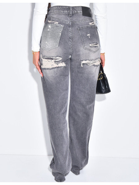Jeans coupe droite stretchy effet destroy  & strass sur l'arrière