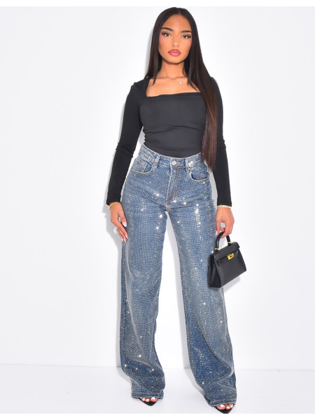 Straight-leg jeans with sparkling rhinestones