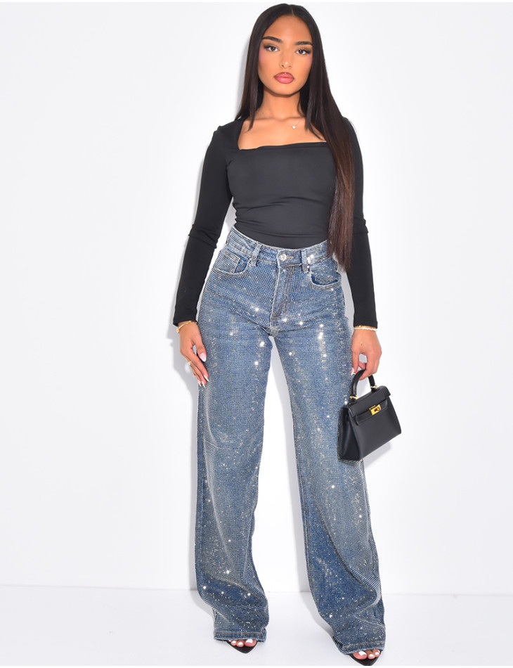Straight-leg jeans with sparkling rhinestones
