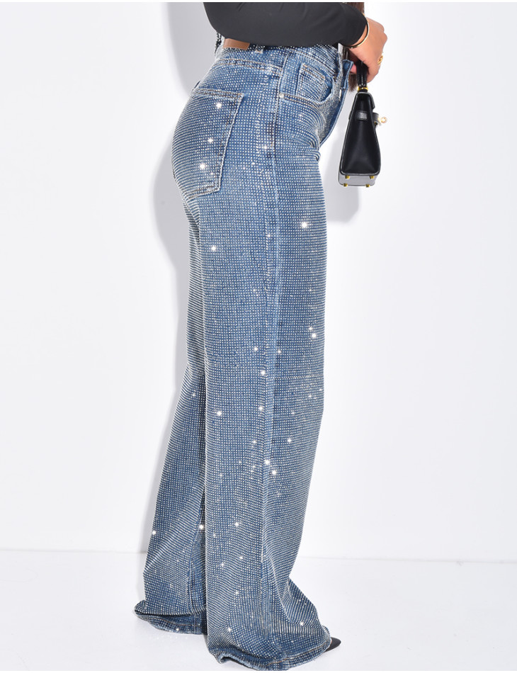 Straight-leg jeans with sparkling rhinestones