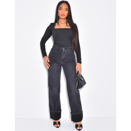 Gerade geschnittene Stretchjeans mit Umschlag am Knöchel