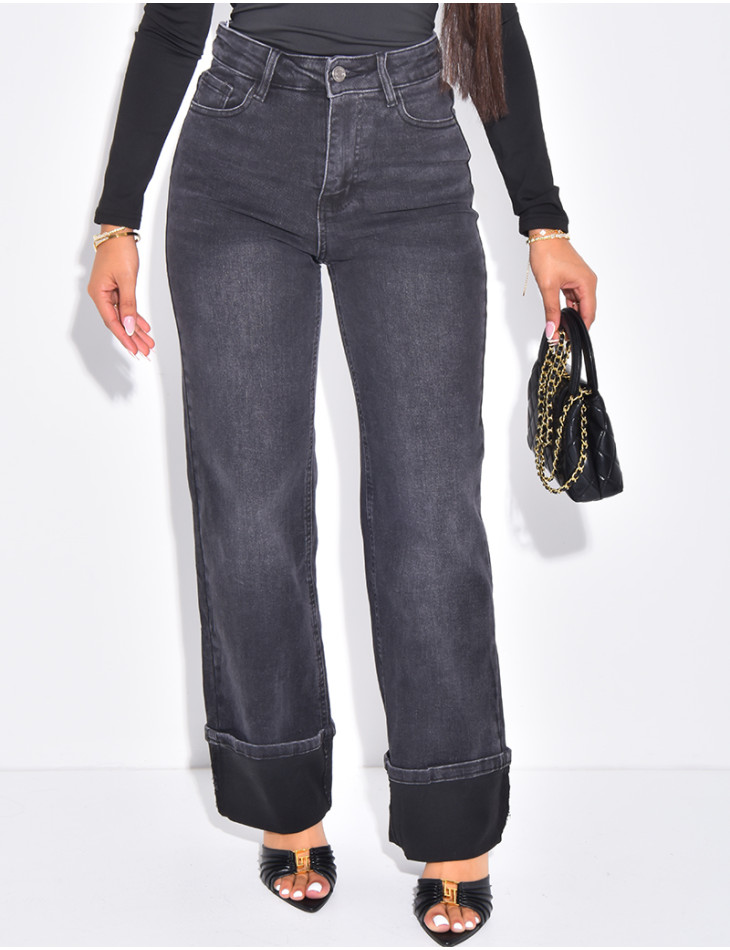 Gerade geschnittene Stretchjeans mit Umschlag am Knöchel