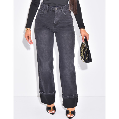 Gerade geschnittene Stretchjeans mit Umschlag am Knöchel