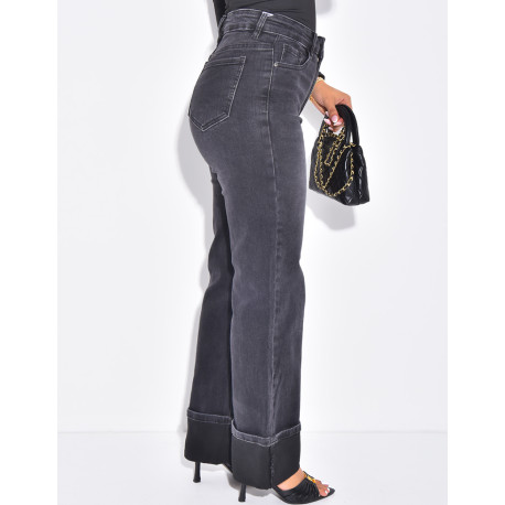 Gerade geschnittene Stretchjeans mit Umschlag am Knöchel