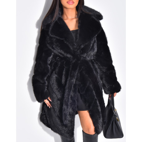 Langer Mantel aus Kunstfell mit Gürtel