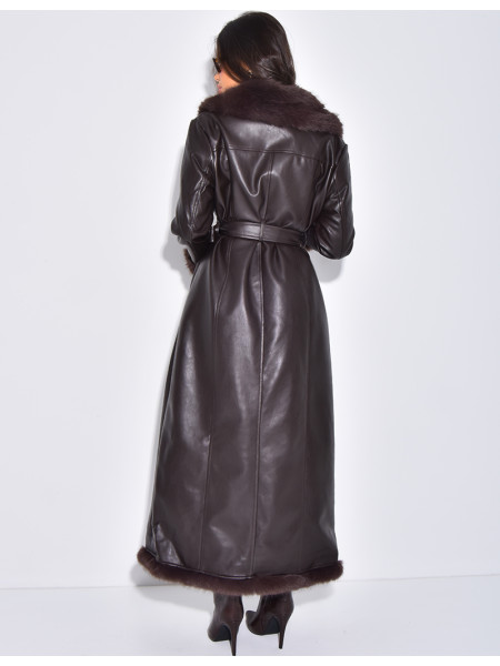 Sehr langer Mantel aus Kunstleder mit Kunstfellbesatz