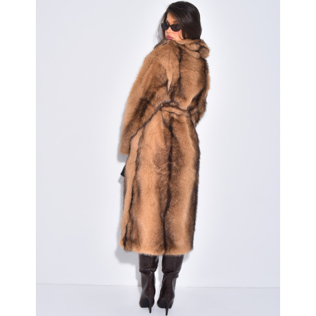 Sehr langer Mantel aus Kunstfell mit Gürtel