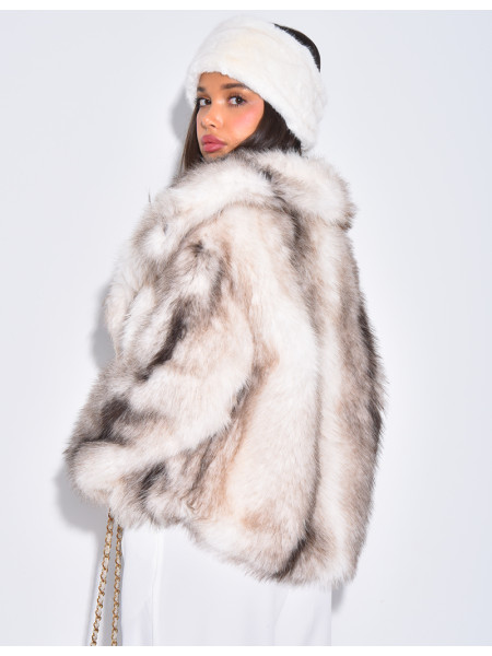 Short faux fur jacket with turn-down collar