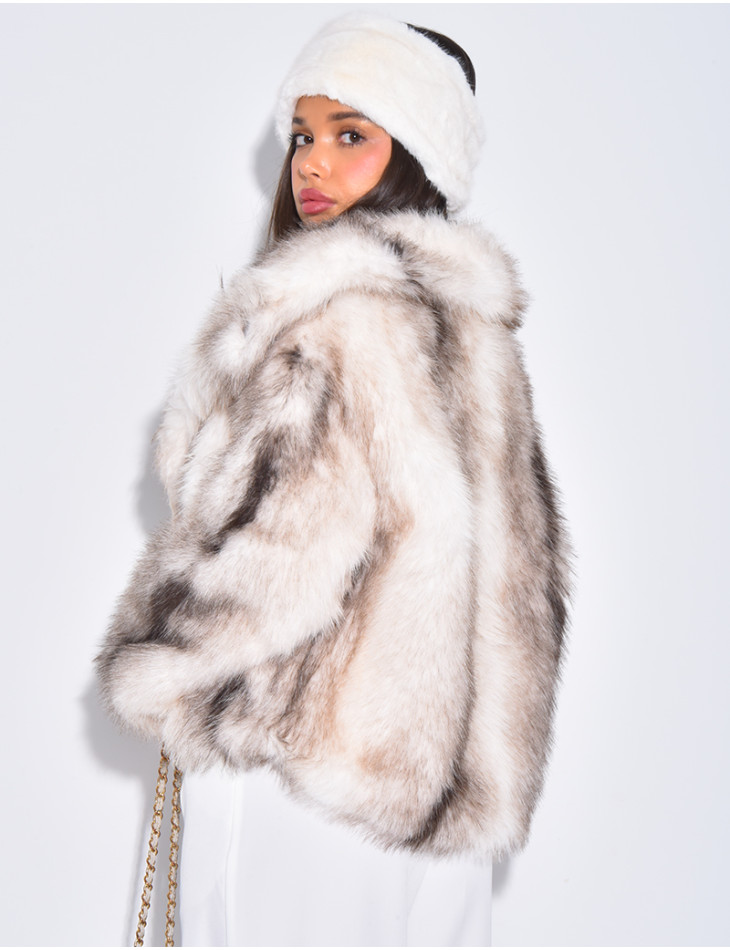 Short faux fur jacket with turn-down collar