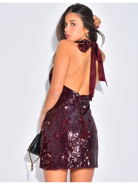Robe courte dos nu à sequins