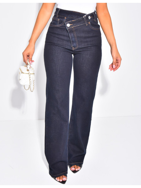 Jeans coupe droite stretchy à boutonnière croisée