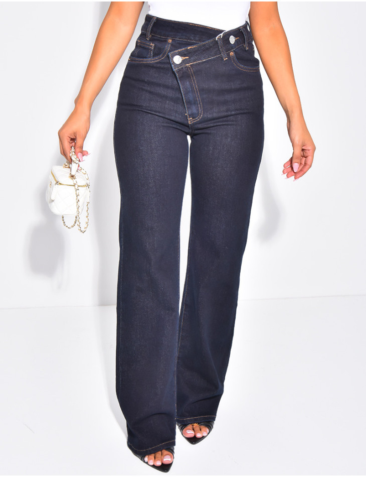 Jeans coupe droite stretchy à boutonnière croisée