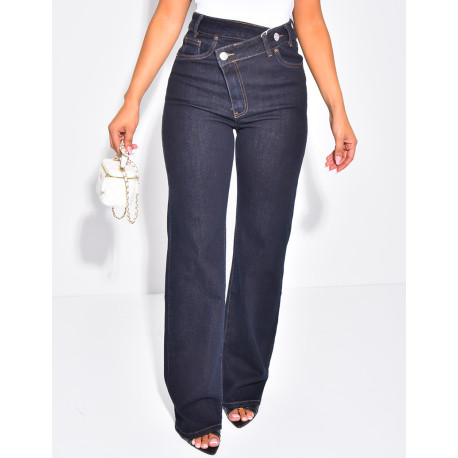Jeans coupe droite stretchy à boutonnière croisée