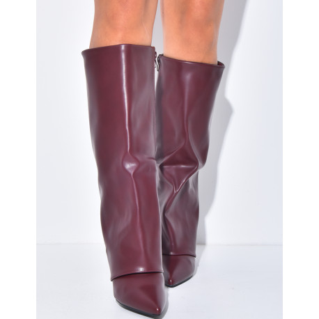 Bottes en similicuir à talons aiguille et rabat