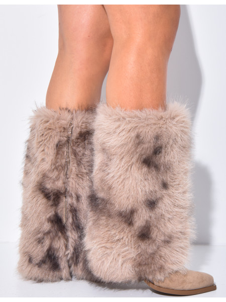 Suede-effect cowboy boots with square heels and faux fur cuffs