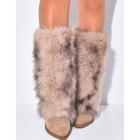 Suede-effect cowboy boots with square heels and faux fur cuffs